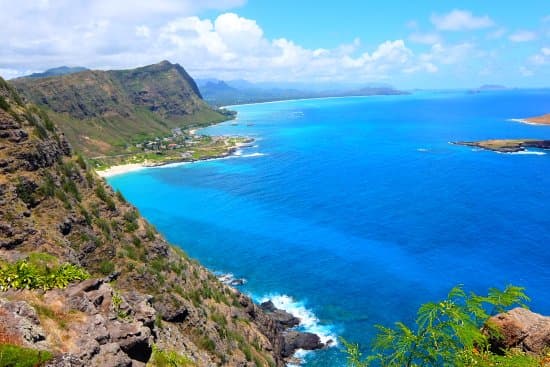 Makapuʻu Point Lighthouse Trail