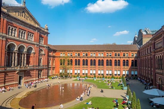 Victoria and Albert Museum