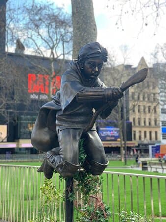 Harry Potter Statue