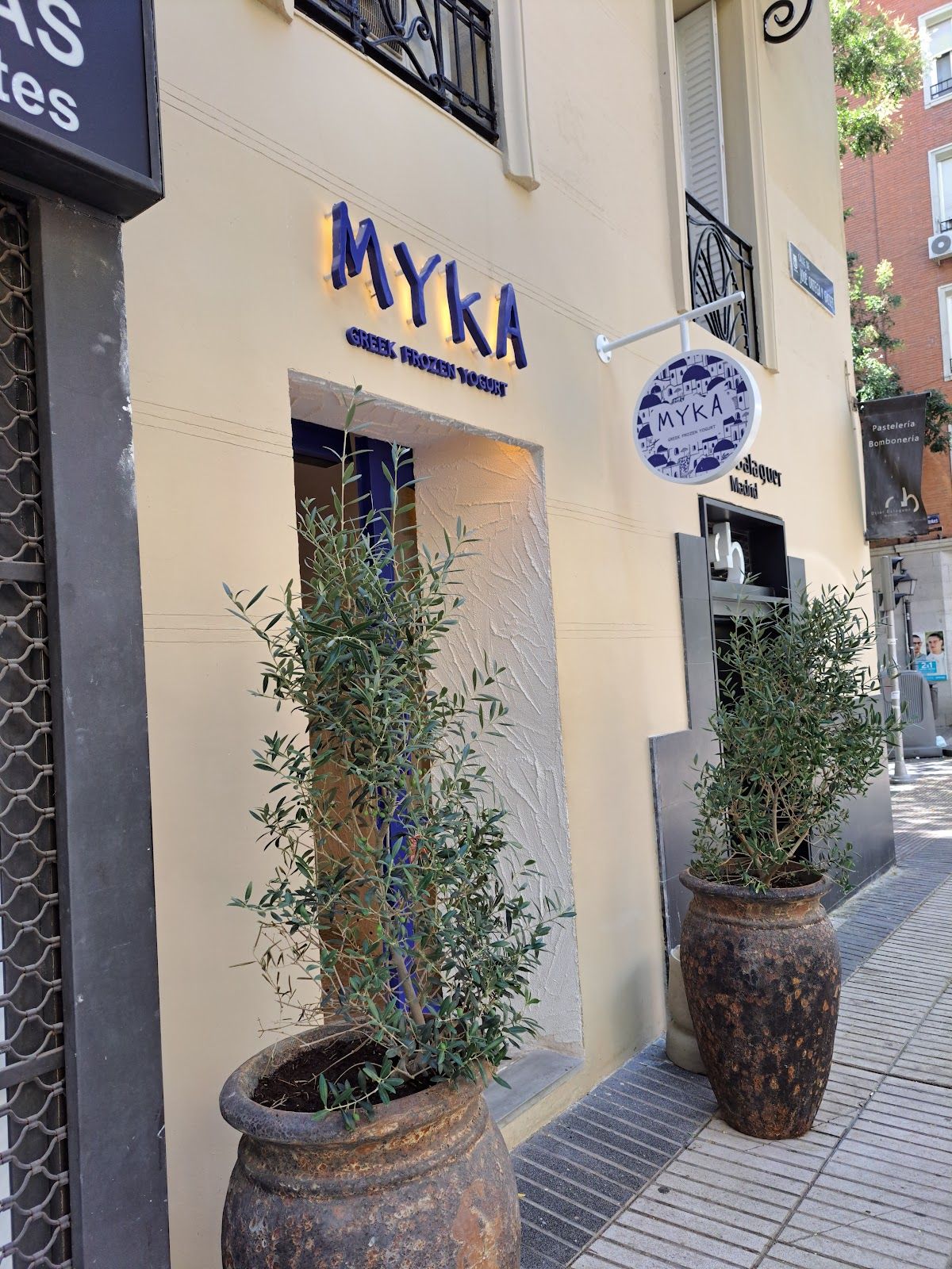 MYKA Greek Frozen Yogurt