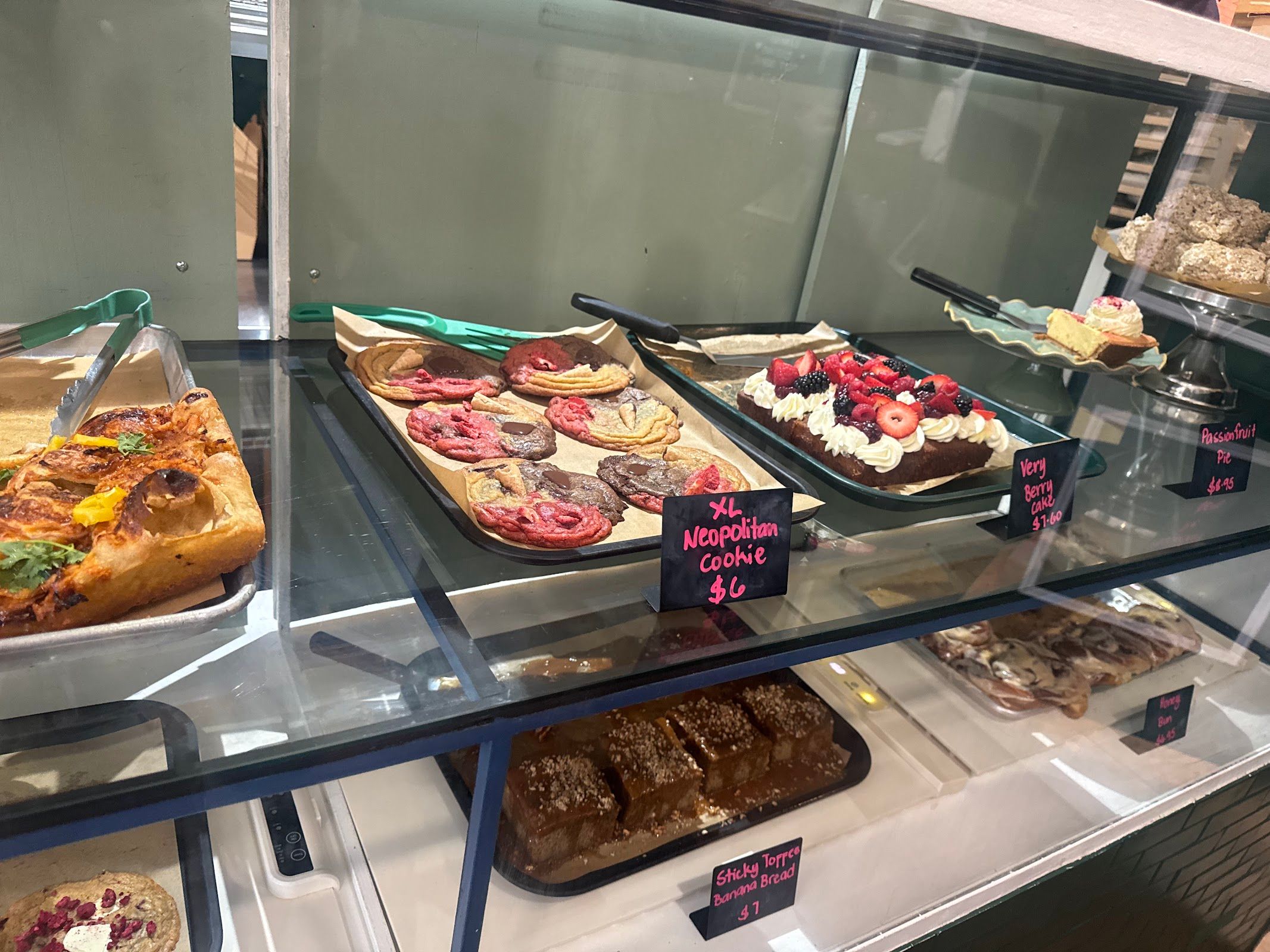 Dolly's Coffee Shop