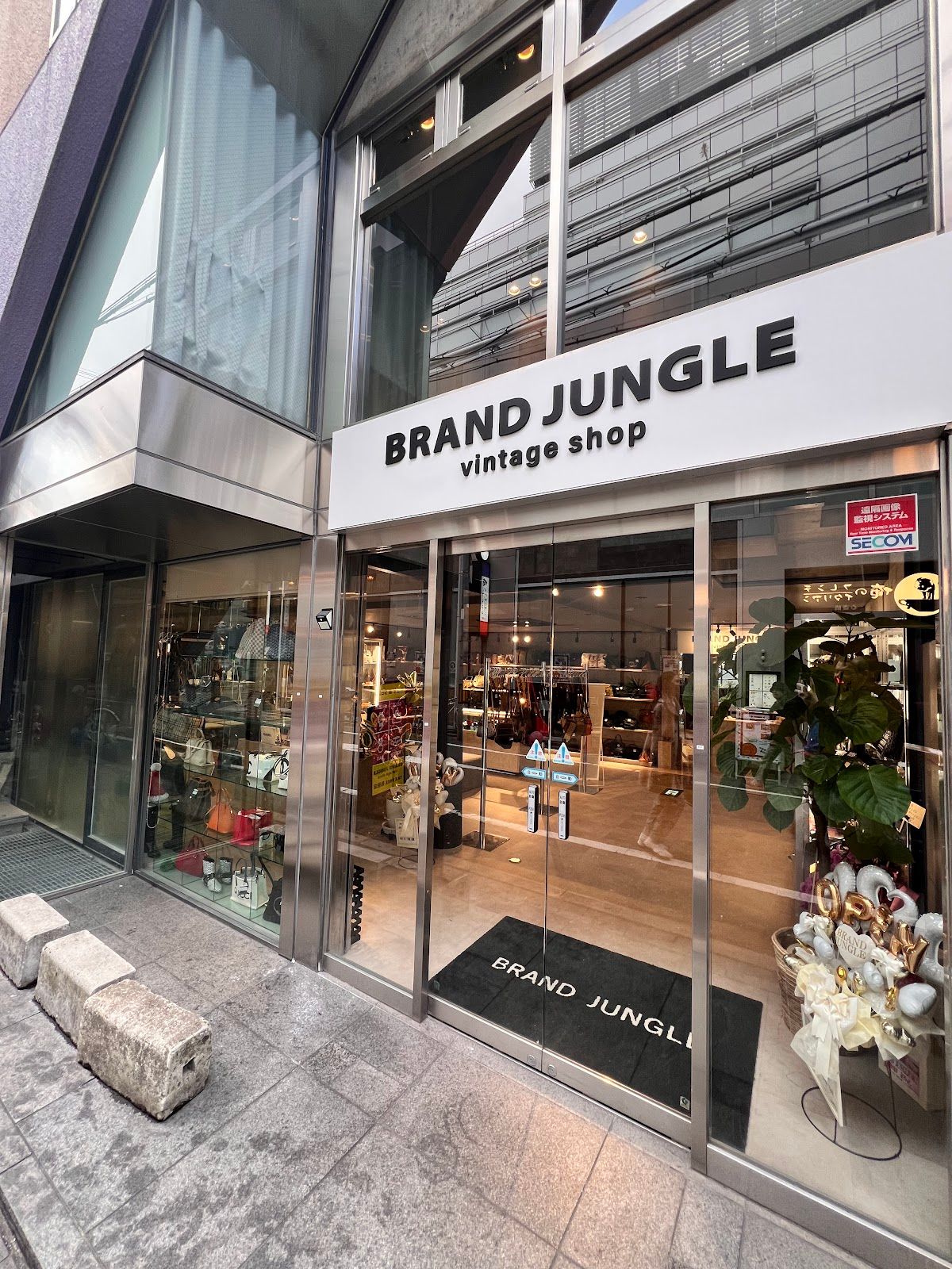 Brand Jungle VINTAGE SHOPブランドジャングル心斎橋店