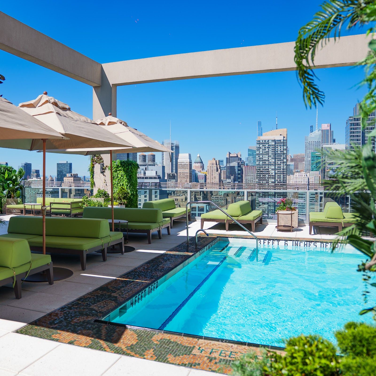 Somewhere Nowhere NYC - Lounge, Nightclub & Rooftop Pool