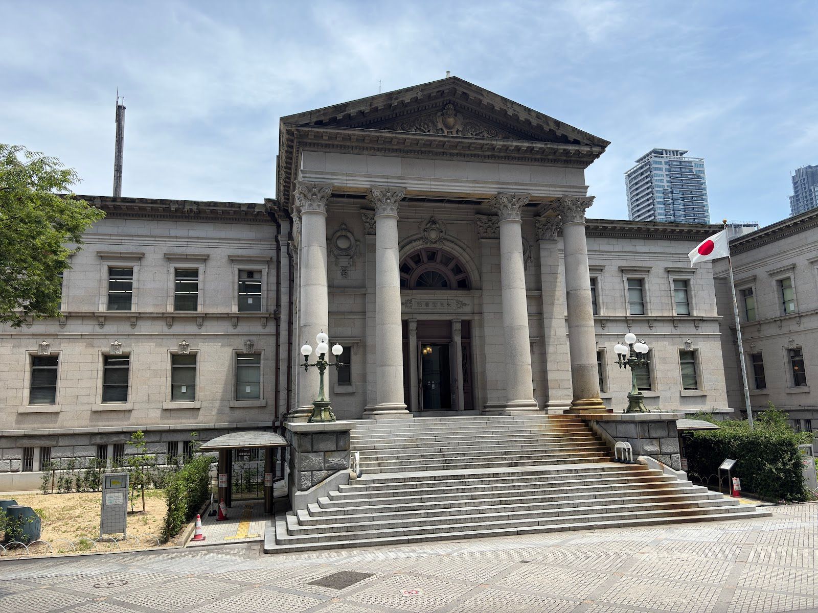 Osaka Prefectural Nakanoshima Library