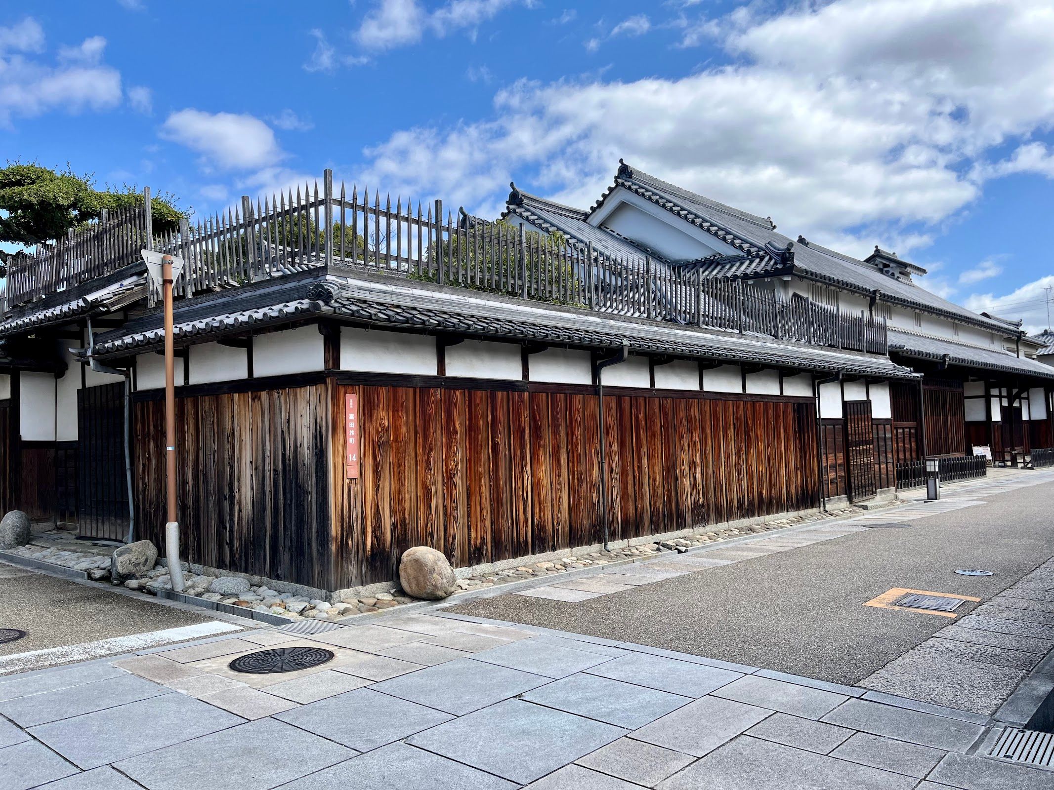 Tonda-Bayashi Templetown