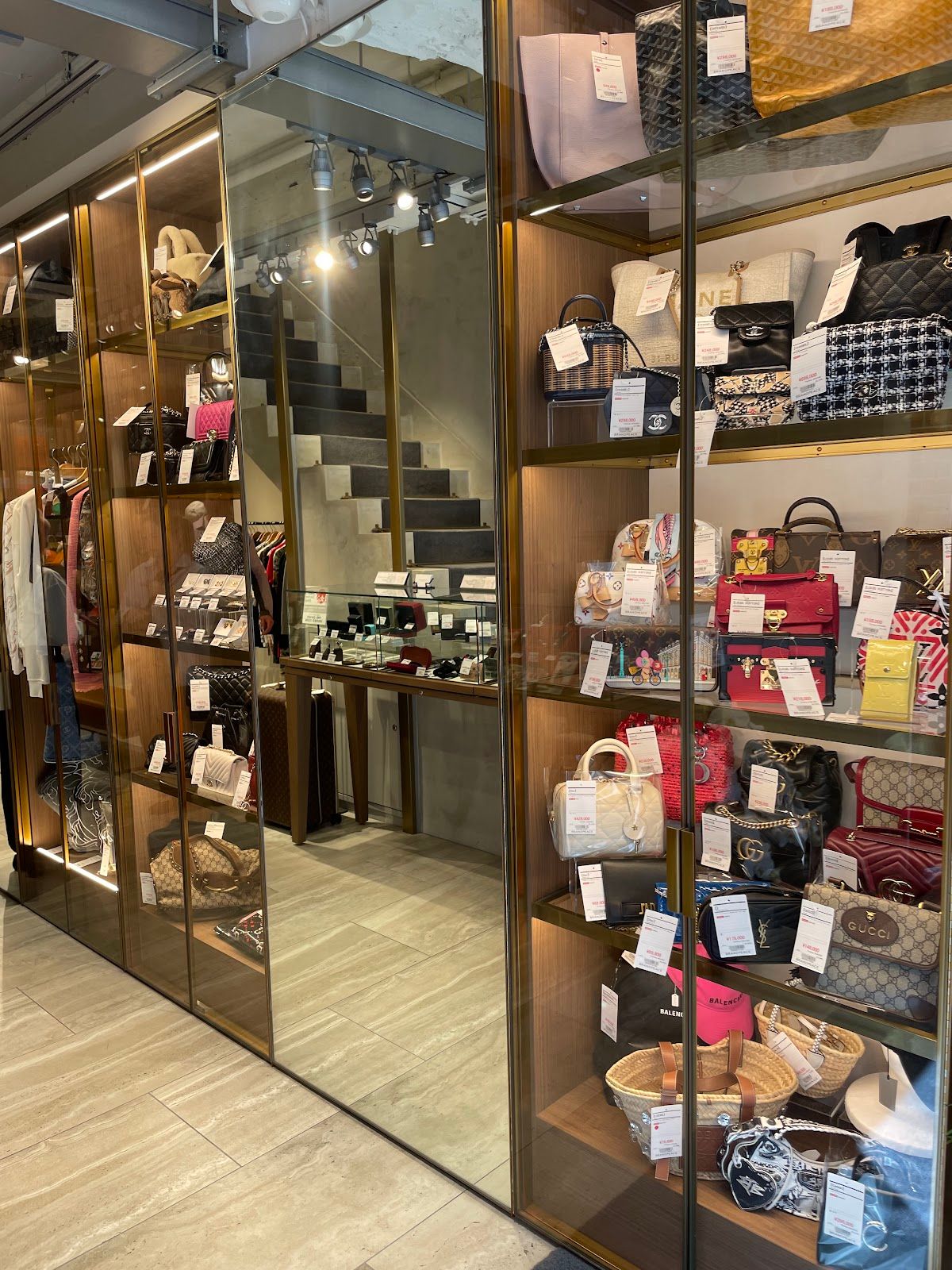 BRANDPEACE ブランドピース心斎橋本店