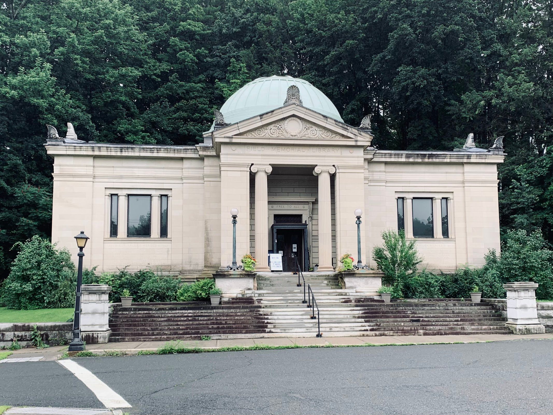 Field Memorial Library