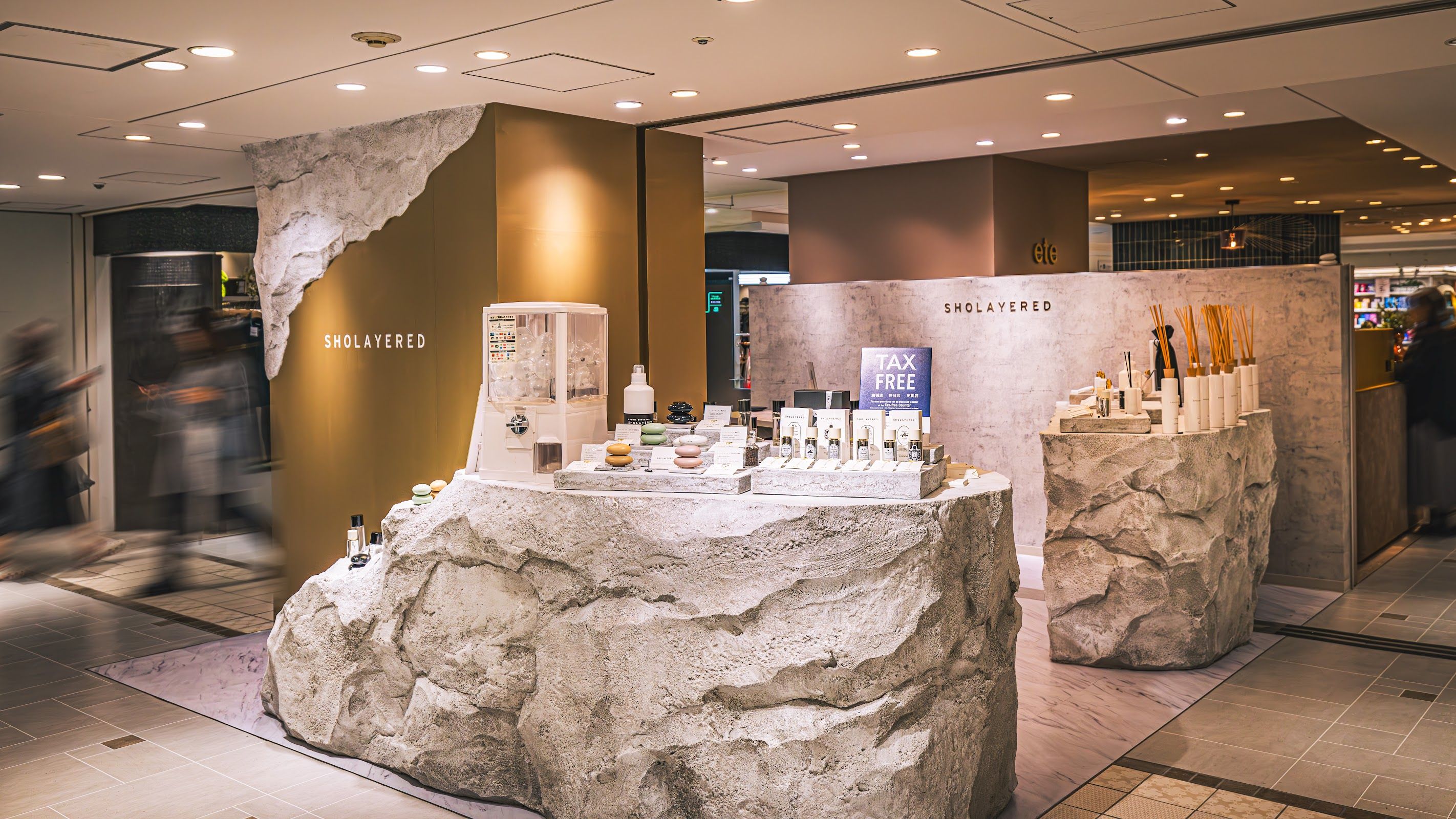 LAYERED FRAGRANCE LUMINE EST SHINJUKU