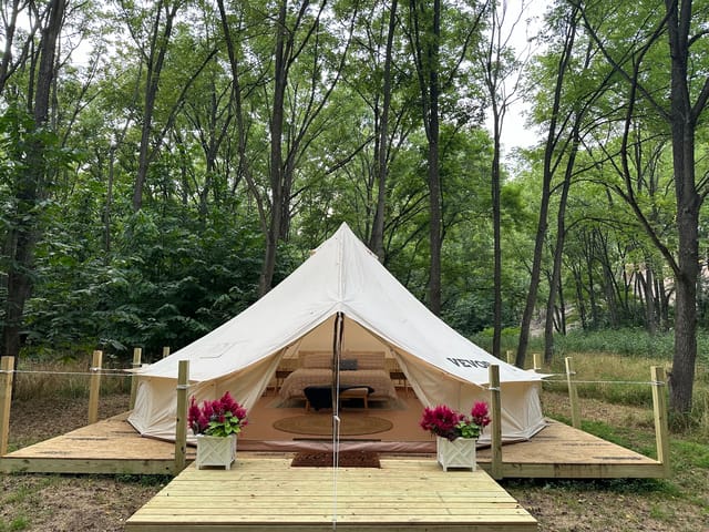 Water's Edge Outfitters & campground